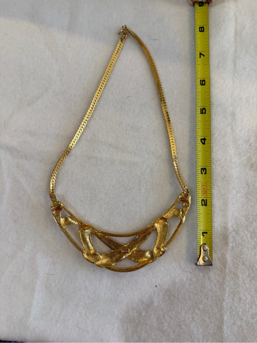 Vintage Trifari Gold-Tone Interlocking Ribbon Link Statement Necklace - Picture 6 of 7